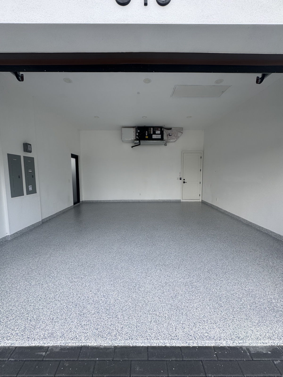 Tidal Wave Garage after decorative flake coating